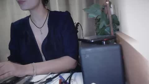 Snapshot of electrocute_me chatting on 02/14/25, 12:47 Julia Follow me on Onlyfansju grosroberts online show from 02/14/25, 12:47