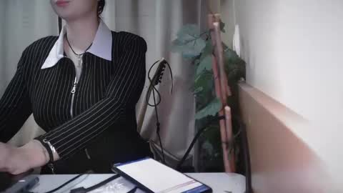 Snapshot of electrocute_me chatting on 02/16/25, 02:32 Julia Follow me on Onlyfansju grosroberts online show from 02/16/25, 02:32