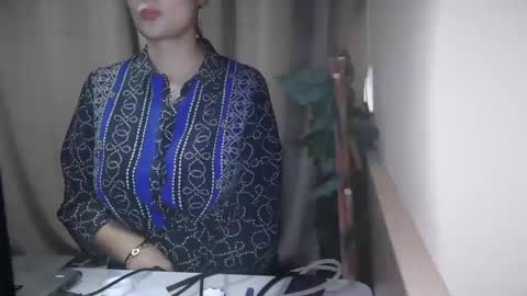 Snapshot of electrocute_me chatting on 02/20/25, 12:57 Julia Follow me on Onlyfansju grosroberts online show from 02/20/25, 12:57