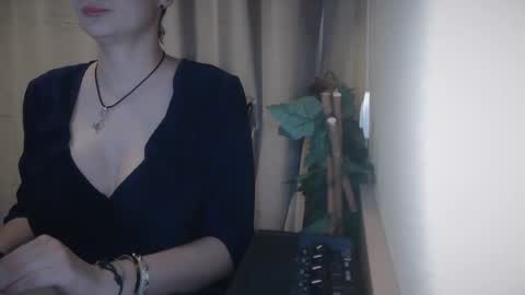 Snapshot of electrocute_me chatting on 03/06/25, 09:20 Julia Follow me on Onlyfansju grosroberts online show from 03/06/25, 09:20