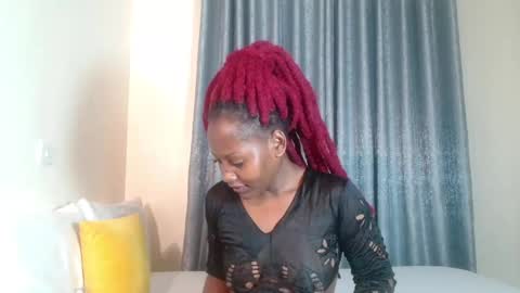 Snapshot of elegant_ebony chatting on 12/21/24, 10:28 Nika online show from 12/21/24, 10:28