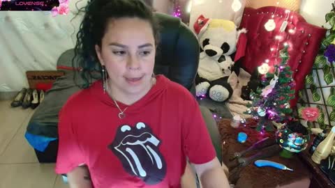Snapshot of elektra_32 chatting on 12/16/24, 05:27 elektra online show from 12/16/24, 05:27