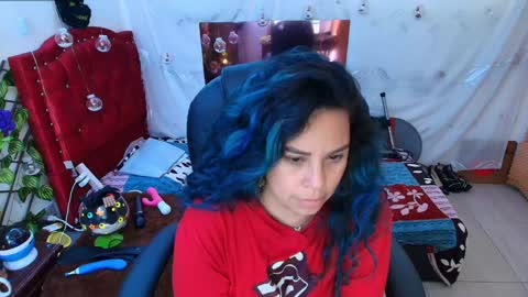 Snapshot of elektra_32 chatting on 01/11/25, 07:28 elektra online show from 01/11/25, 07:28