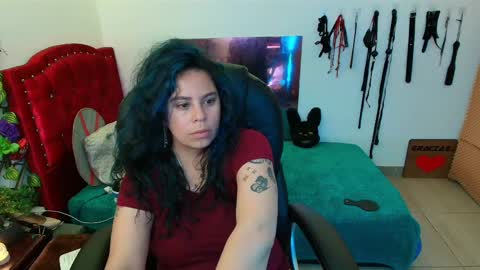 Snapshot of elektra_32 chatting on 02/26/25, 05:28 elektra online show from 02/26/25, 05:28