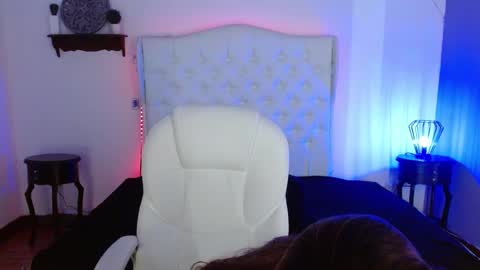 Snapshot of elena_detroya_ chatting on 12/26/24, 12:05 Elena online show from 12/26/24, 12:05