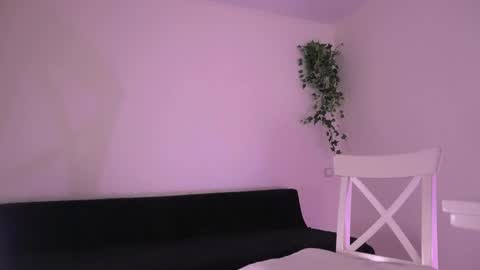 Snapshot of elena_li chatting on 03/04/25, 09:32 elena_li online show from 03/04/25, 09:32