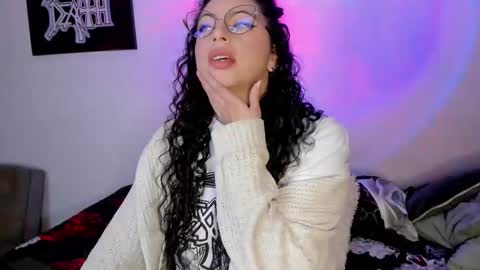 Snapshot of elena_lust chatting on 02/24/25, 04:16 Elena  online show from 02/24/25, 04:16