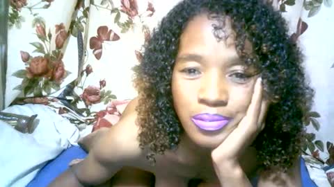 elenah013 online show from 09/19/25, 06:59