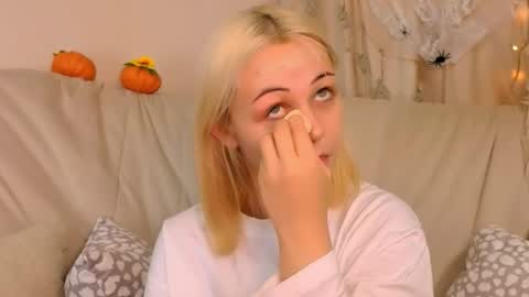 elenamonroee online show from 10/20/25, 05:19