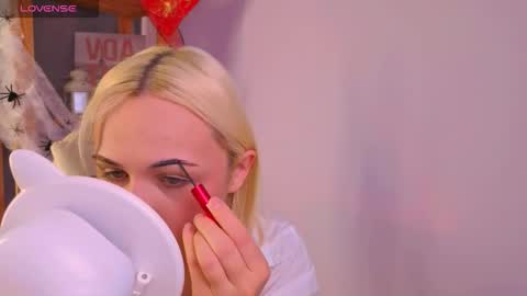 elenamonroee online show from 10/25/25, 03:47