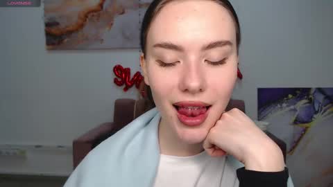 elenaoconar online show from 03/10/25, 09:43