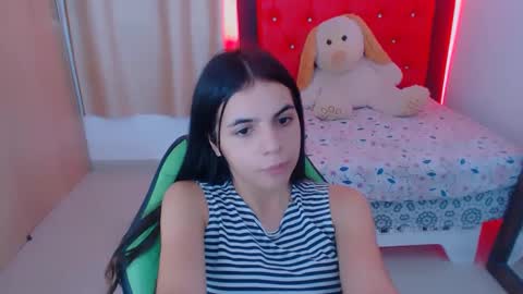 Snapshot of elenna_hotx chatting on 12/27/24, 05:59 agnes online show from 12/27/24, 05:59