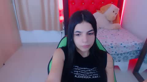 Snapshot of elenna_hotx chatting on 12/28/24, 05:46 agnes online show from 12/28/24, 05:46