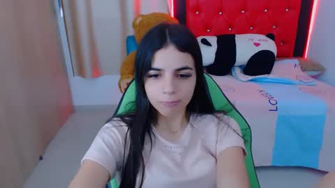 Snapshot of elenna_hotx chatting on 01/25/25, 05:51 agnes online show from 01/25/25, 05:51