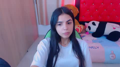 Snapshot of elenna_hotx chatting on 02/01/25, 05:26 agnes online show from 02/01/25, 05:26