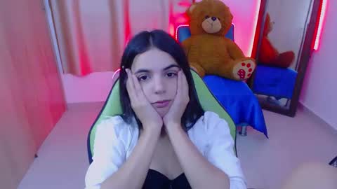 Snapshot of elenna_hotx chatting on 02/06/25, 09:28 agnes online show from 02/06/25, 09:28