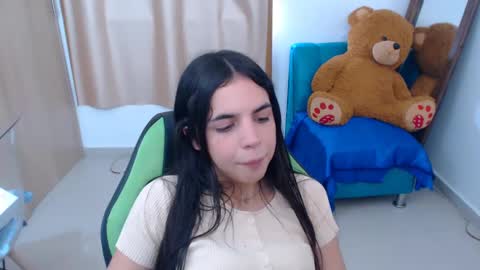 Snapshot of elenna_hotx chatting on 02/27/25, 05:58 agnes online show from 02/27/25, 05:58