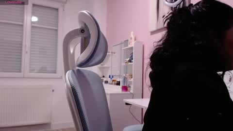 Snapshot of elettra_love chatting on 12/20/24, 08:45 Sandra online show from 12/20/24, 08:45