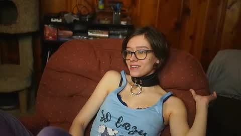 Snapshot of elfenemma chatting on 11/08/25, 07:34 Emma online show from 11/08/25, 07:34