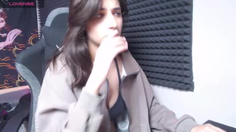 Elfy online show from 11/15/25, 07:43