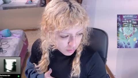 Snapshot of eli666uwu chatting on 10/09/25, 10:02 eli666uwu online show from 10/09/25, 10:02