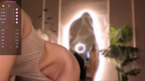 Snapshot of eli_llie chatting on 11/04/25, 08:41 Eli online show from 11/04/25, 08:41