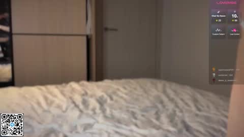 Elizabeth Lizi online show from 11/17/25, 01:06