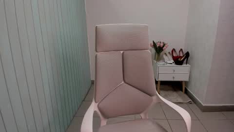 Snapshot of elieiza_xo chatting on 09/19/25, 04:14 elieiza_xo online show from 09/19/25, 04:14