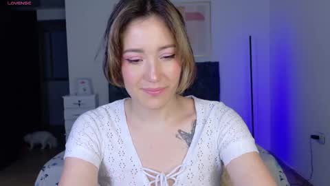 eliiih_ online show from 09/23/25, 02:14