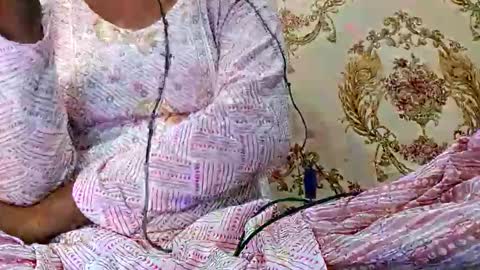 Snapshot of elina_roy03 chatting on 11/13/25, 07:29 elina_roy03 online show from 11/13/25, 07:29