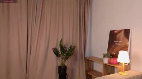 elina_star online show from 11/12/25, 02:39