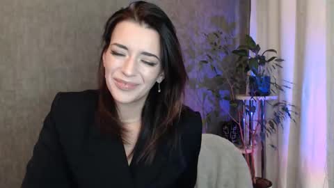 Elina online show from 10/06/25, 11:57