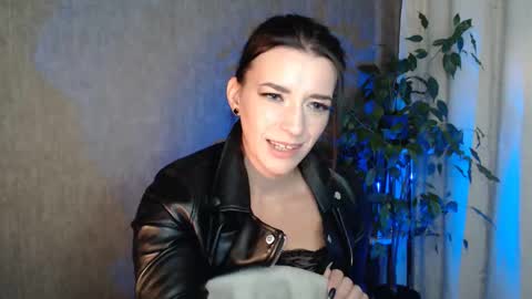 Elina online show from 10/20/25, 12:00