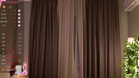 Elis online show from 10/21/25, 05:02