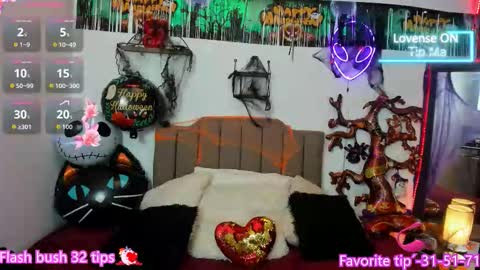 Elizabeth  online show from 10/28/25, 12:09