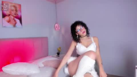 Snapshot of elisabethflores chatting on 09/13/25, 12:38 elisabethflores online show from 09/13/25, 12:38