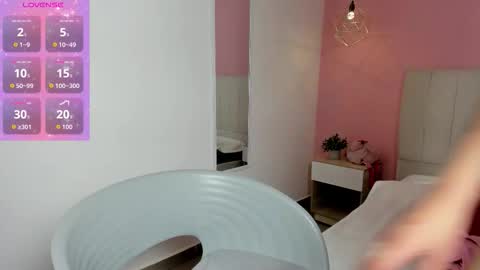 Snapshot of elisabethflores chatting on 10/25/25, 09:31 elisabethflores online show from 10/25/25, 09:31