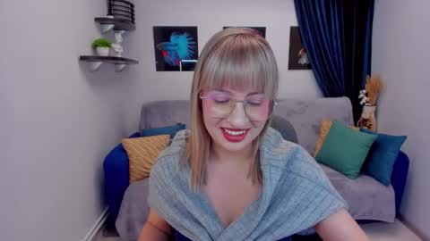 Snapshot of elisabethmills chatting on 12/30/24, 02:51 Elisabeth online show from 12/30/24, 02:51