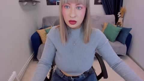 Snapshot of elisabethmills chatting on 01/01/25, 11:49 Elisabeth online show from 01/01/25, 11:49