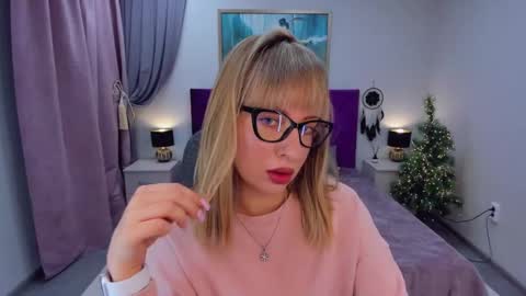 Snapshot of elisabethmills chatting on 01/06/25, 04:34 Elisabeth online show from 01/06/25, 04:34