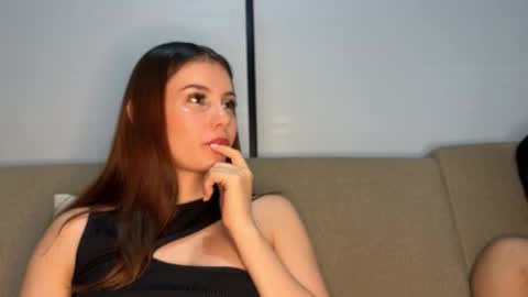 Snapshot of elisabethwillian chatting on 10/23/25, 04:01 Elisabet william online show from 10/23/25, 04:01