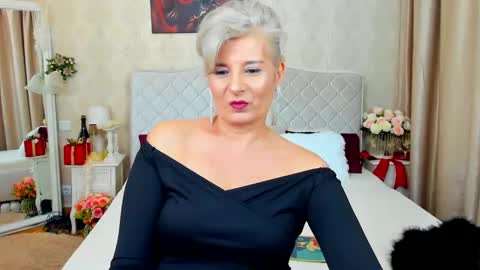 Snapshot of elisarosse_ chatting on 01/01/25, 09:41 Elissa online show from 01/01/25, 09:41