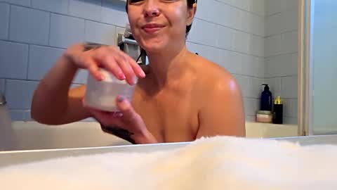 elisehipele online show from 09/27/25, 01:38