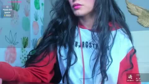 Snapshot of elissa_iris chatting on 01/15/25, 07:01 E L I S S A online show from 01/15/25, 07:01