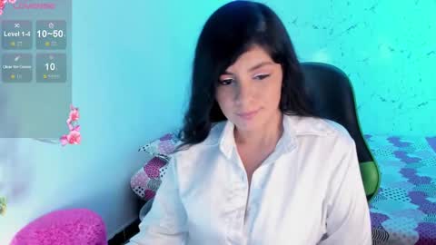 Snapshot of elissa_iris chatting on 09/23/25, 02:36 E L I S S A online show from 09/23/25, 02:36