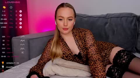 Snapshot of elissluvv chatting on 02/04/25, 08:38 Eliss online show from 02/04/25, 08:38