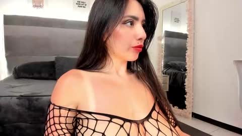 Snapshot of eliz_jane chatting on 03/12/25, 04:13 Elizabeth online show from 03/12/25, 04:13