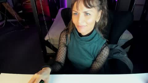 Snapshot of elizabe_th chatting on 02/09/25, 09:17 Elizabethangel online show from 02/09/25, 09:17
