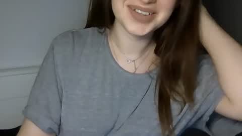 Snapshot of elizabet_18 chatting on 02/06/25, 09:17 Elizabet 18 online show from 02/06/25, 09:17