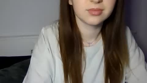 Snapshot of elizabet_18 chatting on 02/15/25, 12:15 Elizabet 18 online show from 02/15/25, 12:15